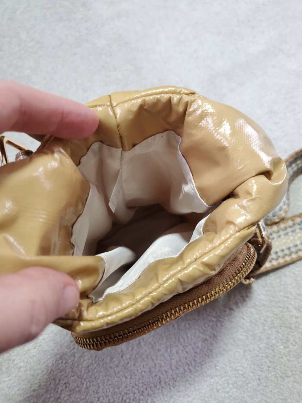 WANDERFULL HydroBag Crossbody Water Bottle Bag Puffer Glossy Camel Tan Gold 11x6 - Picture 6 of 11